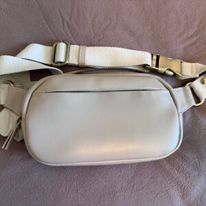 ANDAR Indie Crossbody Bag in Cream
